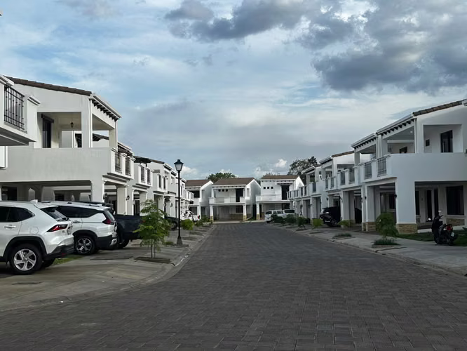  Casa Nueva en Alquiler – El Cortijo de la Sierra FP - Imagen 10