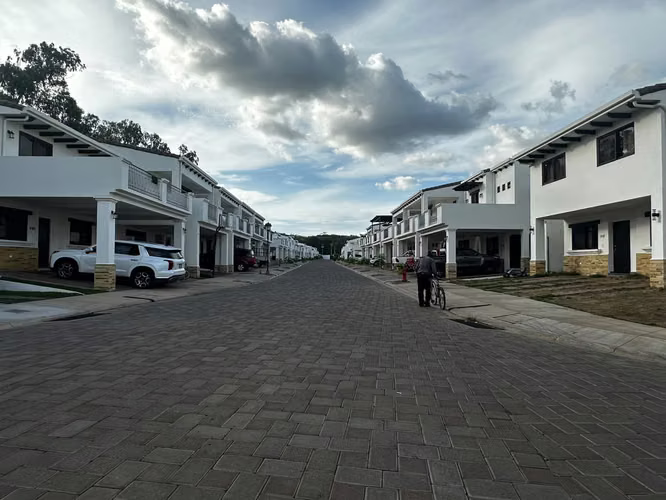  Casa Nueva en Alquiler – El Cortijo de la Sierra FP - Imagen 13