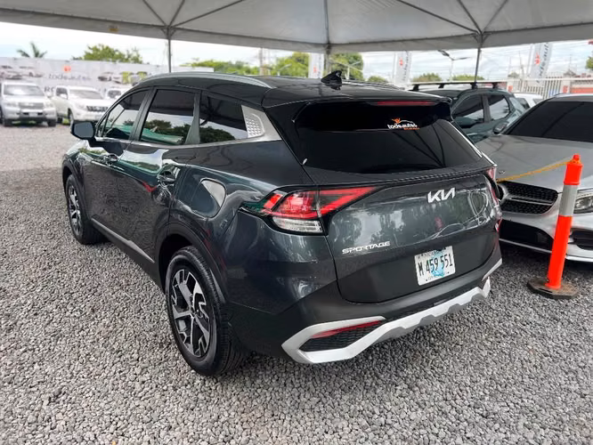 KIA SPORTAGE AWD AÑO 2023 - Imagen 4