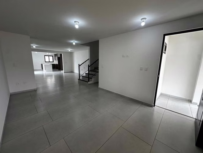 SE RENTA CASA EN EL CORTIJO DE LA SIERRA - Imagen 2