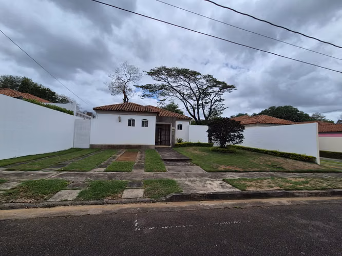 MF Se vende hermosa propiedad en Condominio en km 16 carretera a Masaya