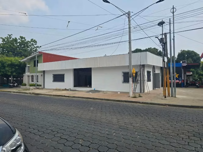  ¡SE ALQUILA LOCAL COMERCIAL! 