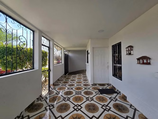 * Casa 100% Renovada en Ciudad El Doral  $98,500*