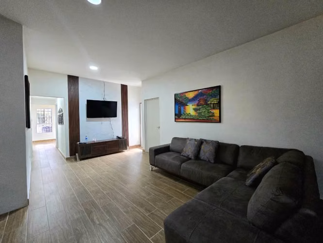 * Casa 100% Renovada en Ciudad El Doral  $98,500*