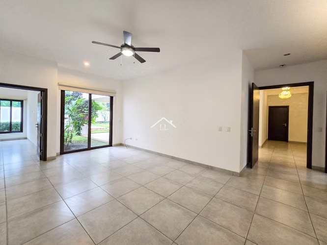 LL - Se Vende Casa en Condominio en Santo Domingo