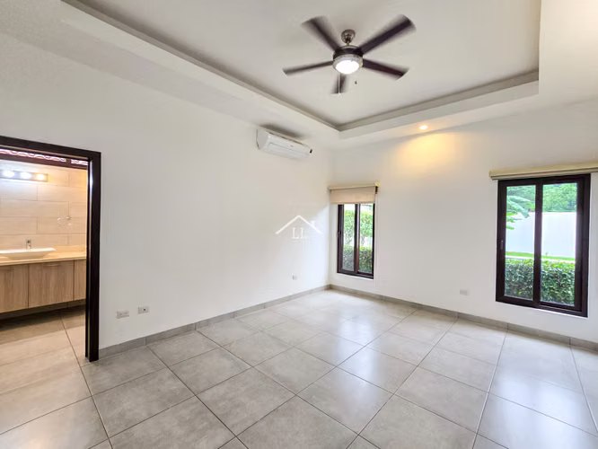 LL - Se Vende Casa en Condominio en Santo Domingo