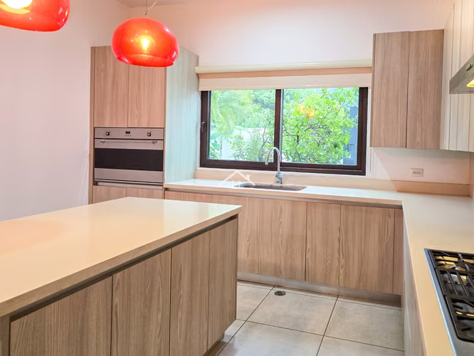 LL - Se Vende Casa en Condominio en Santo Domingo
