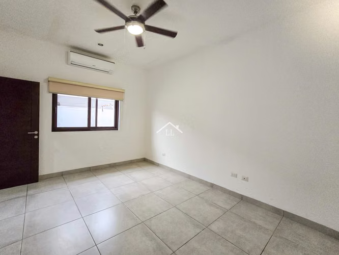 LL - Se Vende Casa en Condominio en Santo Domingo