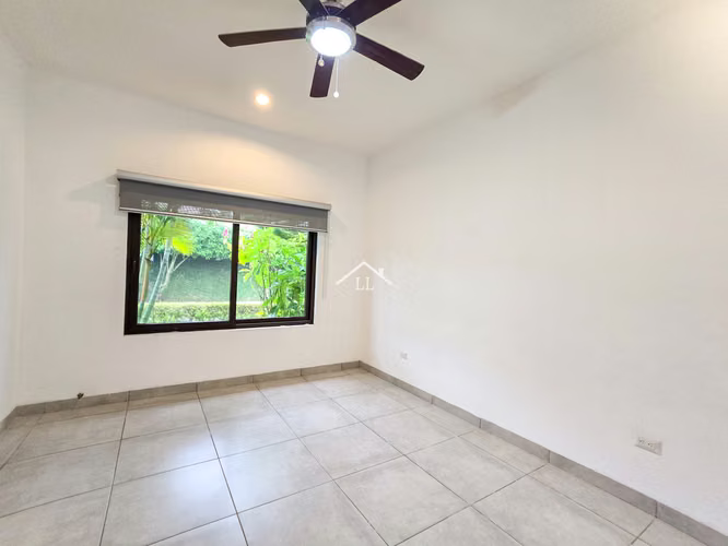 LL - Se Vende Casa en Condominio en Santo Domingo