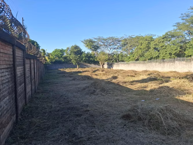 GG - Venta,  terreno de 3,000 Vrs2 en Carretera Sur.