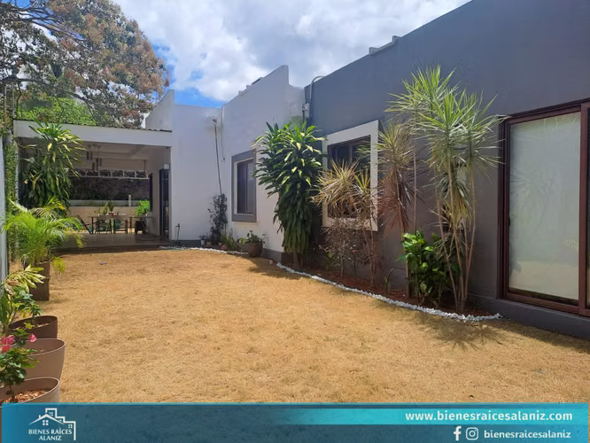 Vendo Casa en Carretera Sur