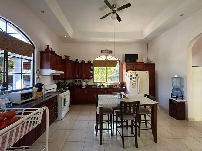  Espectacular Residencia en Venta | San Marcos, Carazo USD 290,000 DÓLARES |   