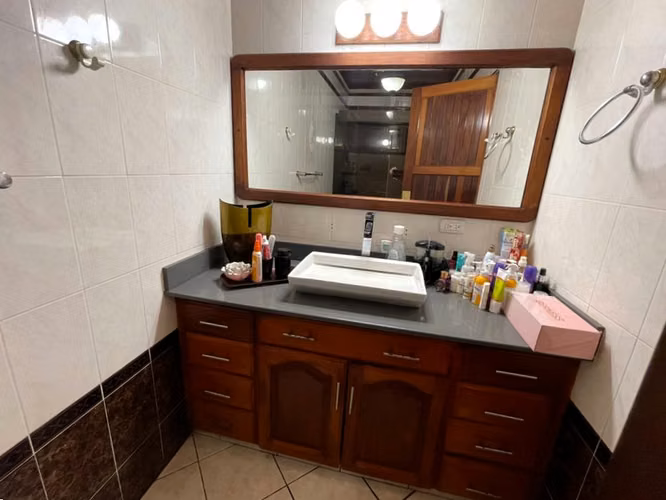 KC-Encantadora Casa Esquinera en Venta en Residencial Campo Bello