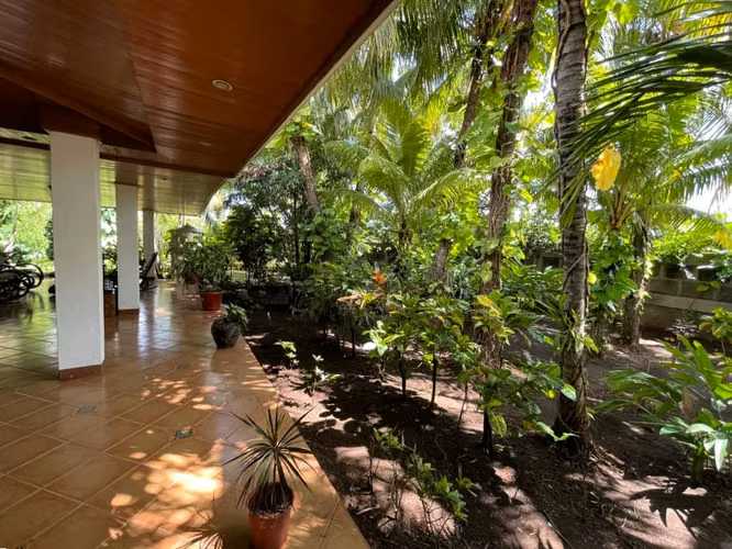 KC-Encantadora Casa Esquinera en Venta en Residencial Campo Bello