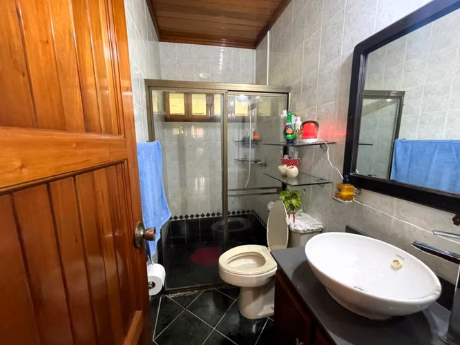 KC-Encantadora Casa Esquinera en Venta en Residencial Campo Bello