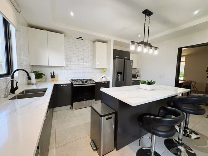 LL - Se Vende Moderna Casa en Condominio en Santo Domingo - Imagen 7
