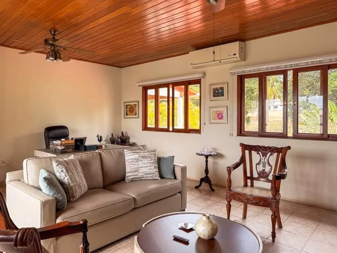  Se vende amplia casa de dos niveles en Mirador de Santo Domingo, Managua - Imagen 6