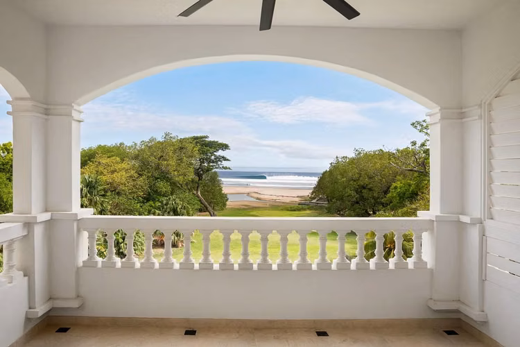 Hacienda Iguana Beachfront Luxury Villa in Tola, Nicaragua - Imagen 8