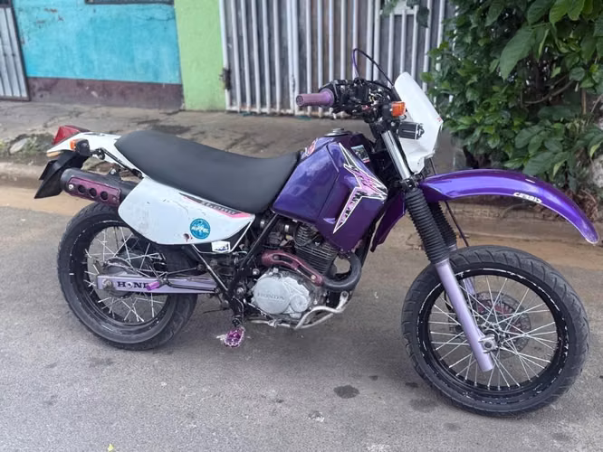 Vendo bonita moto Honda XL200 - Imagen 4