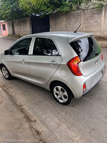 Kia Morning automático, año 2016, full extras, $9300 negociables.