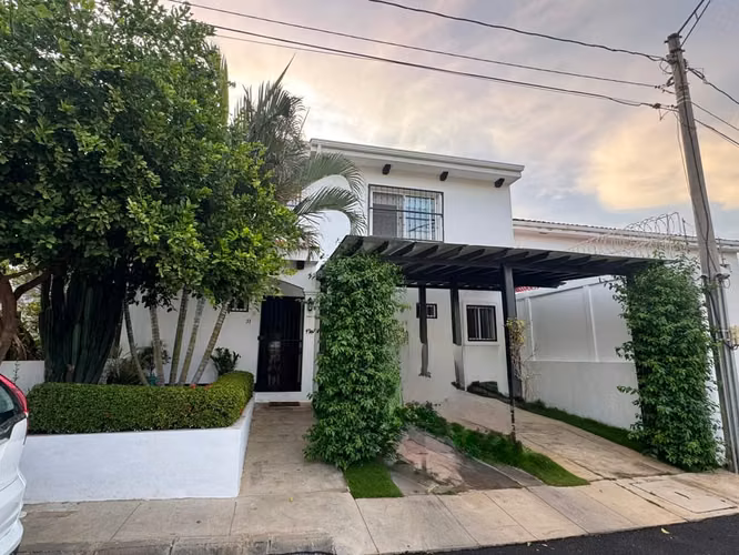 FPX- **Casa en venta – Condominio Manantiales, Santo Domingo** - Imagen 9