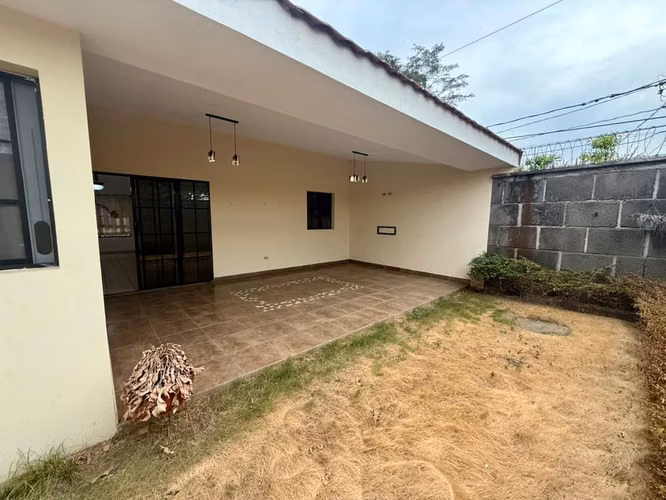 FPX- **Casa en venta – Las Colinas, Managua** - Imagen 9