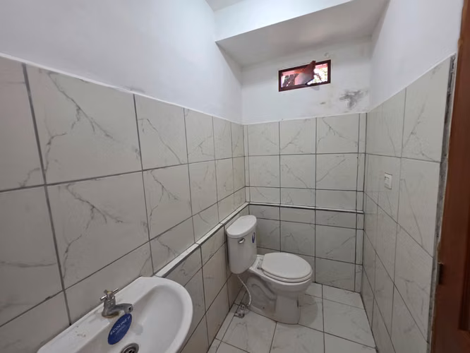 Se renta hermosa casa estilo colonial en el centro de Granada. ML