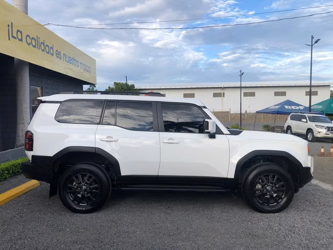 Toyota Prado 2025