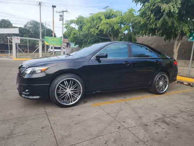 Se vende Toyota Camry SE 2011 - Imagen 5