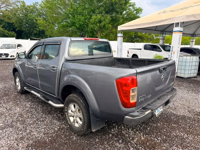 NISSAN NP300 FRONTIER SE AÑO 2016