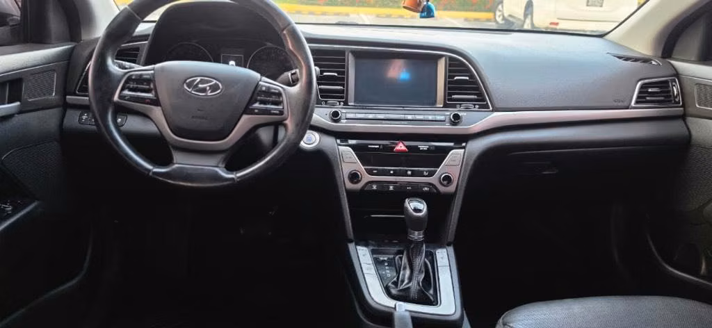 HYUNDAI ELANRREA LIMITED 2017 Negociable en el punto   - Imagen 4
