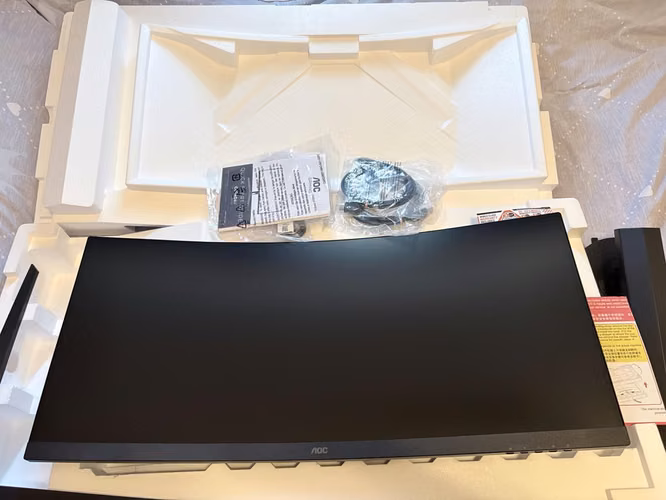 Monitor Gamer AOC Curvo 34" Pulgadas Ultraancho - UWQHD 3440 x 1440 - 180Hz, 0.5ms - Nuevo