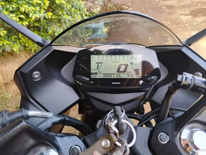 Suzuki Gixxer SF - Como nueva, 4 meses de uso