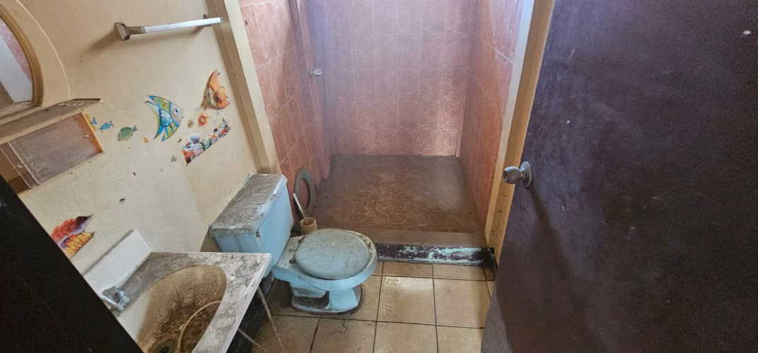 KC-Casa Comercial en Venta en Barrio Edgard Lang, Managua
