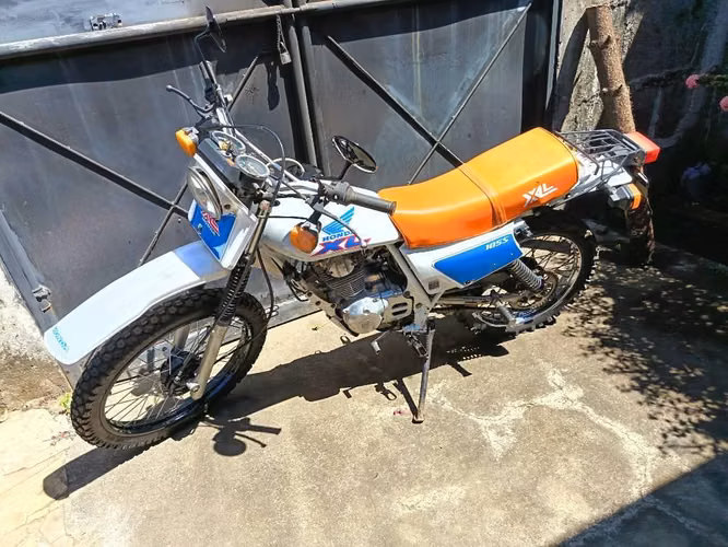 S/v Moto Honda xl185cc.