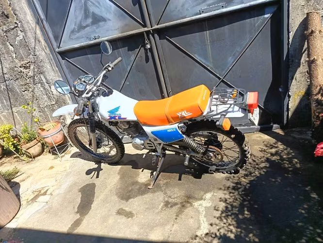 S/v Moto Honda xl185cc.