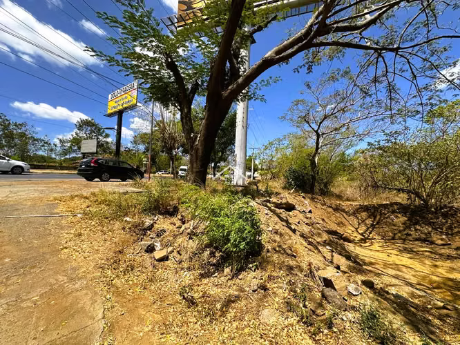 LL - Se Vende Terreno con Excelente Ubicación Frente al Estadio de Béisbol - Imagen 13