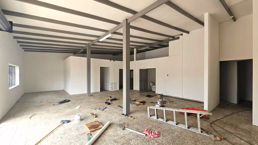 Retail Space for Rent near Mercado Oriental