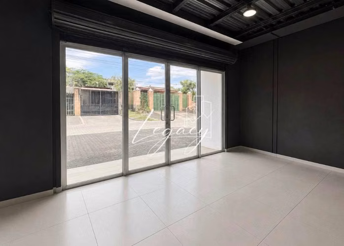 EG- se renta local de 60mts2 en las colinas