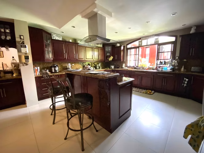 Venta de casa en Las Colinas