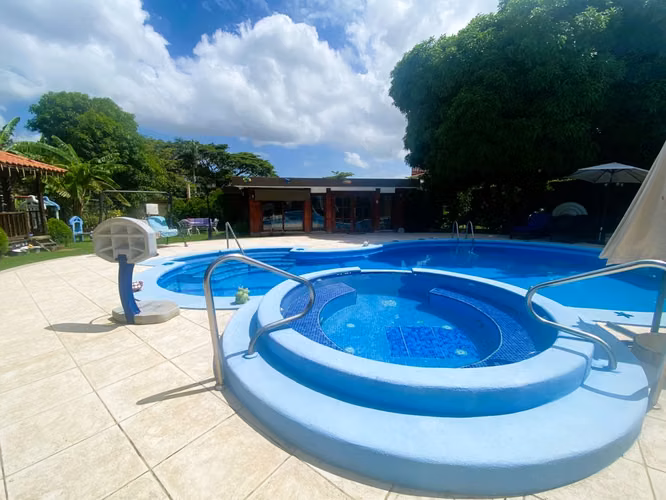Venta de casa en Las Colinas