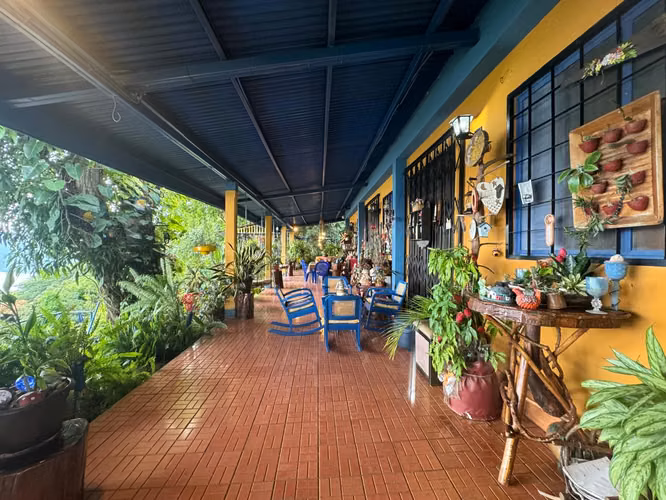 Venta de casa con vista a Laguna de Apoyo