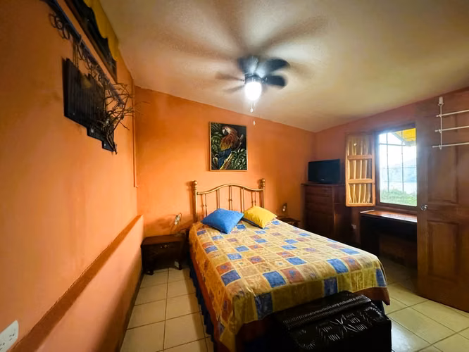 Venta de casa con vista a Laguna de Apoyo