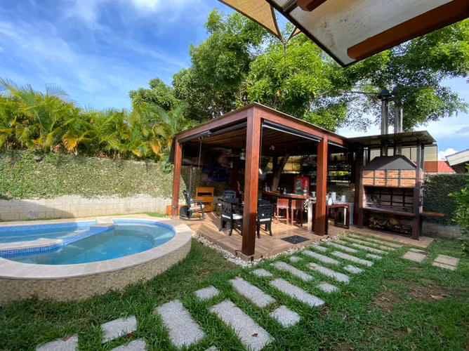 Venta de casa en Carretera a Masaya