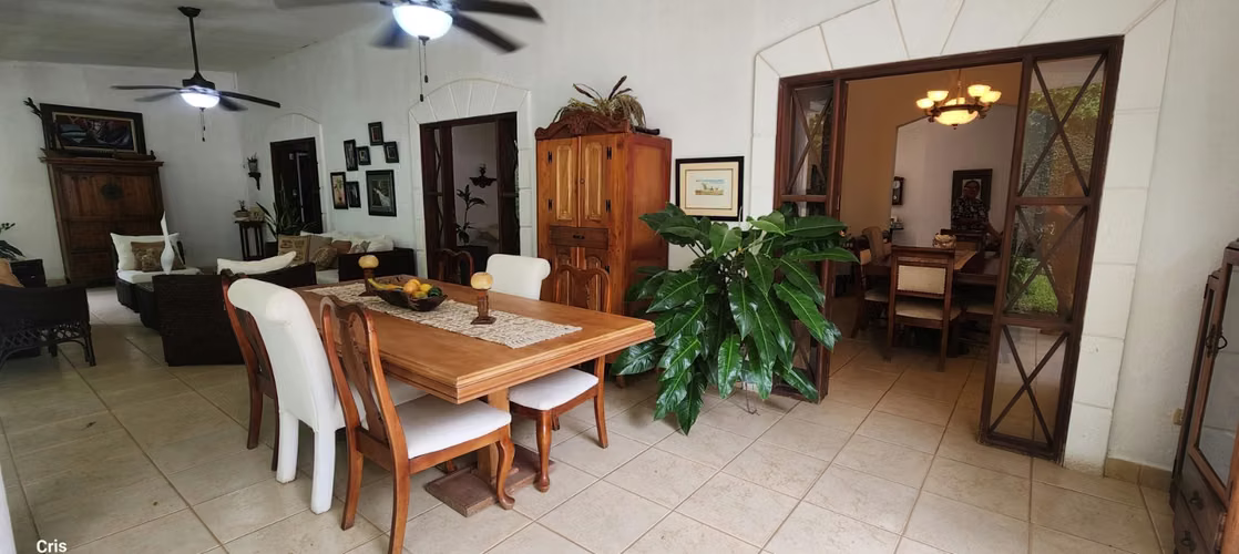 ¡Distinción y naturaleza se unen en esta exclusiva casa!