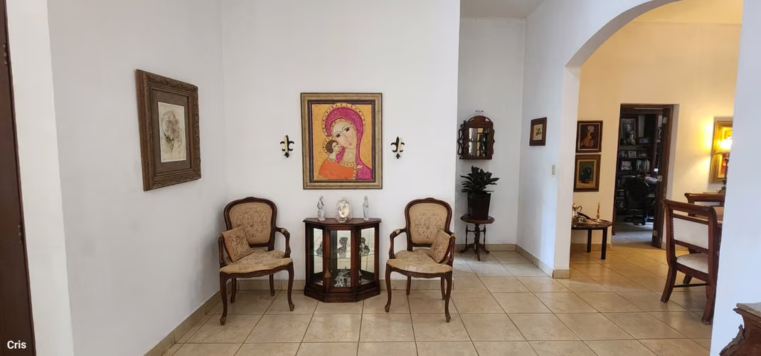 ¡Distinción y naturaleza se unen en esta exclusiva casa!