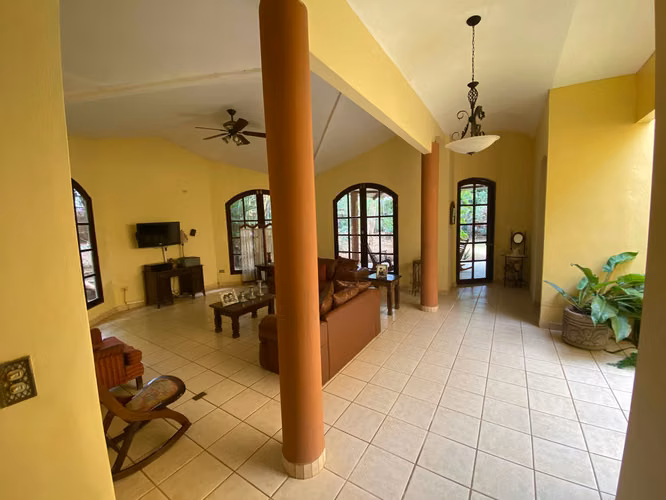 Venta de casa en Carretera Vieja a Leon