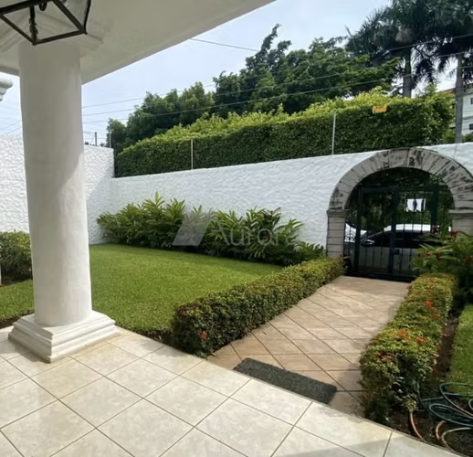 Hermosa casa en venta en Santo Domingo.