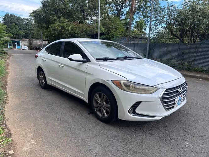 Hyundai Elantra 2018 - Imagen 6