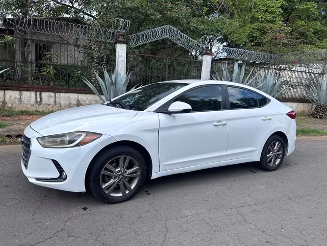 Hyundai Elantra 2018 - Imagen 5